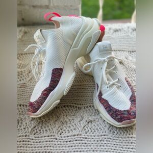 Steve Madden Shelbie Knitted Sneakers White / Multicolor Women's Size 9